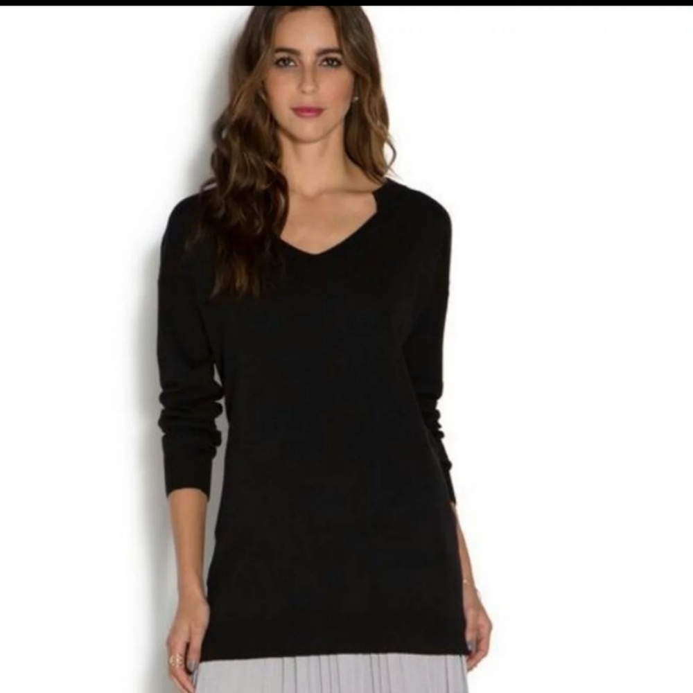 Black sweater w/ pockets M